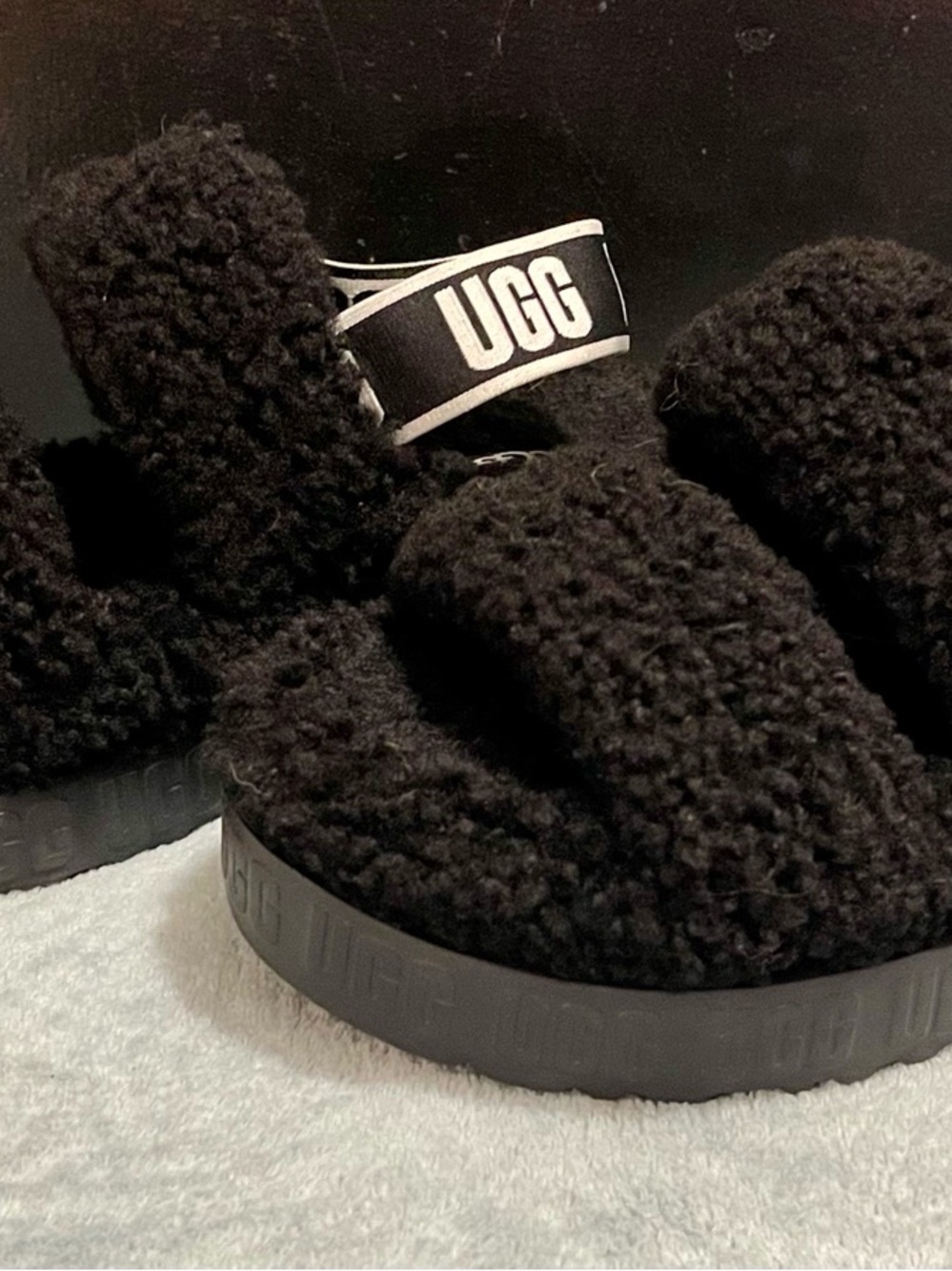 UGG Oh Fluffita Black Shearling Platform Sandals Size 8 - Picture 4 of 7